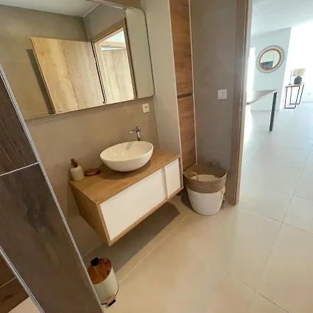 Embellie Lejlighed Russ