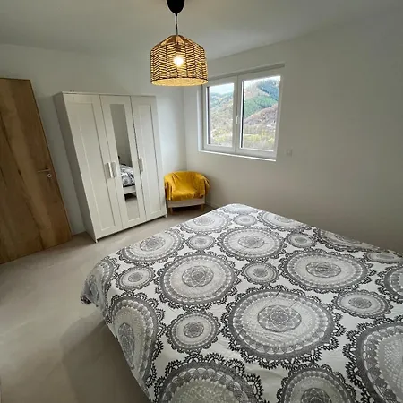 Embellie Lejlighed Russ